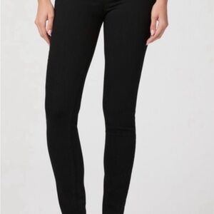 Paige Hoxton ultra skinny in black shadow